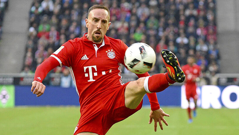 Franck Ribéry: Note 2. Sehr frisch und agil &ndash; sein letzter Einsatz war schon 12 Tage her, das  
5:1 bei Arsenal. Über Linksaußen mit schnellen Vorstößen, kombinierte  
gut mit Alaba, steckte die Bälle auf Lewandowski durch. Arbeitete auch  
nach hinten, gewann Defensivzweikämpfe. Ging nach 73 Minuten raus.