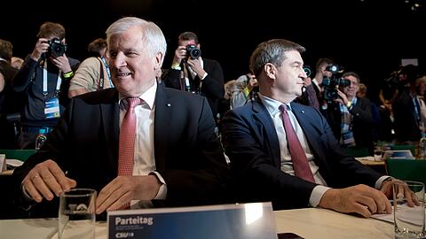 Der CSU-Vorsitzende und bayerische Ministerpräsident Horst Seehofer und der bayerische Finanzminister Markus Söder.