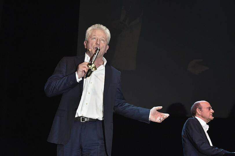 Miroslav Nemec singt