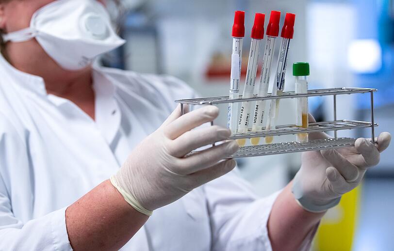 Gut 100 Mitarbeiter hat das Unternehmen, die Mehrzahl wurde mittlerweile auf Corona getestet. Alle wurden unter Quarantäne gestellt. (Symbolbild)