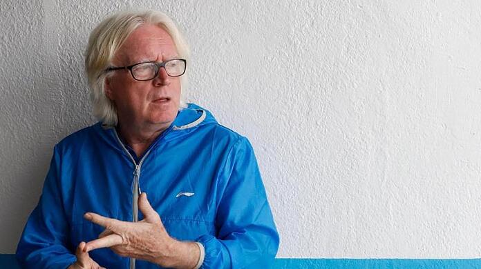 Der ehemalige Bundesliga-Trainer Winfried Schäfer äußert sich zu den Fußball-Beziehungen nach Katar.