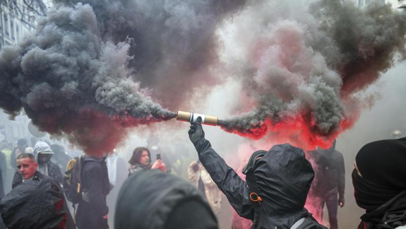 Seit knapp zwei Wochen haben die Streiks und Massenproteste Frankreich und vor allem die Hauptstadt fest im Griff. Seit knapp zwei Wochen haben die Streiks und Massenproteste Frankreich und vor allem die Hauptstadt fest im Griff.