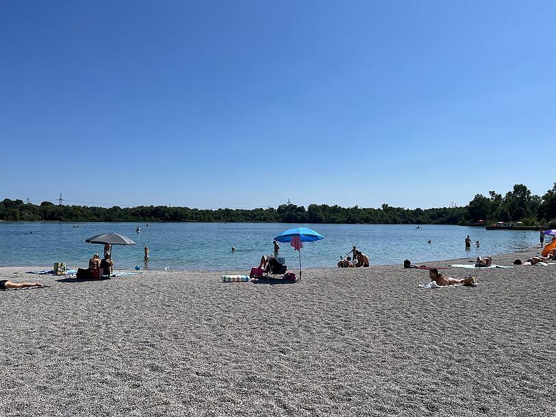 Der Lußsee gilt als sauberster See Münchens. Er ist glasklar und im Sommer zwischen 22 und 24 Grad warm. Der Lußsee gilt als sauberster See Münchens. Er ist glasklar und im Sommer zwischen 22 und 24 Grad warm.