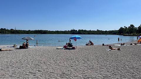 Der Lußsee gilt als sauberster See Münchens. Er ist glasklar und im Sommer zwischen 22 und 24 Grad warm.