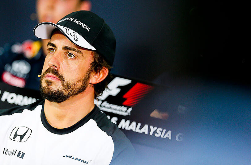 McLaren-Pilot Fernando Alonso hat nach seinem Unfall das Einverständnis der Ärzte für den Start beim Großen Preis von Malaysia bekommen.