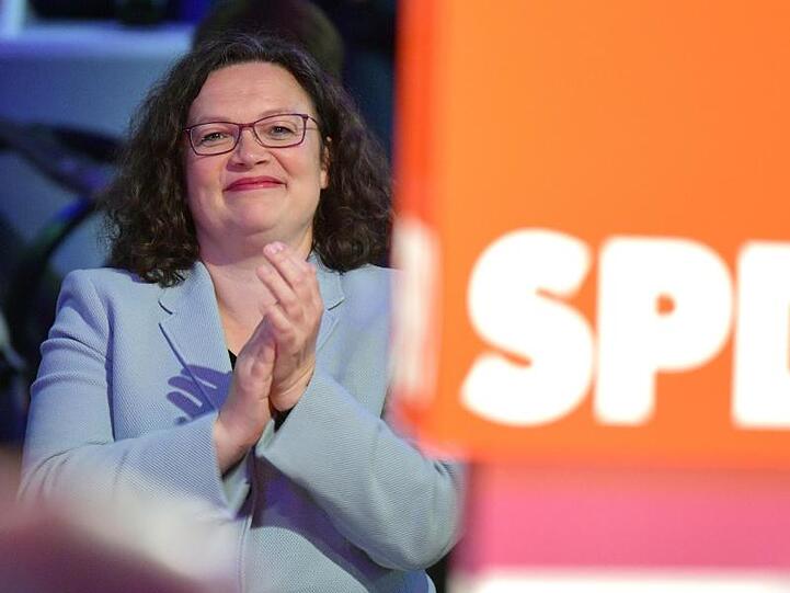 Eine vollständige Soli-Abschaffung würde den Bundeshaushalt laut Andrea Nahles mit zusätzlichen 10 Milliarden Euro belasten.