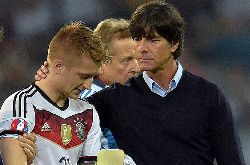 Zählt auf den torgefährlichen Angreifer vom BVB: Bundestrainer Joachim Löw und Marco Reus.