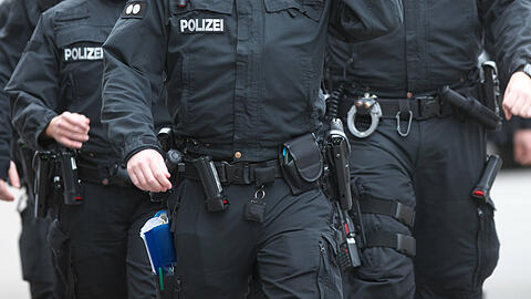 Über 20 Streifen der Münchner Polizei waren am Montagabend im Einsatz. (Symbolbild)