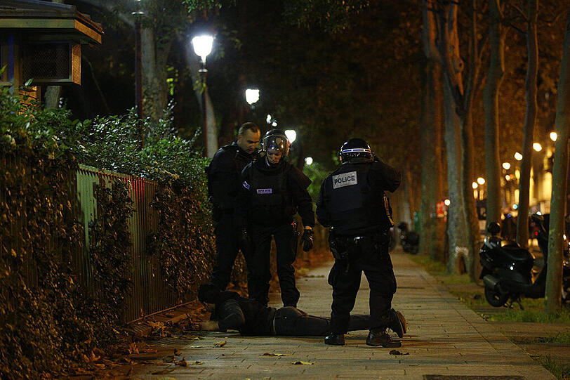 Schüsse, Explosionen, Tote und Verletzte: die Bilder von der verheerenden Anschlagsserie in Paris.
