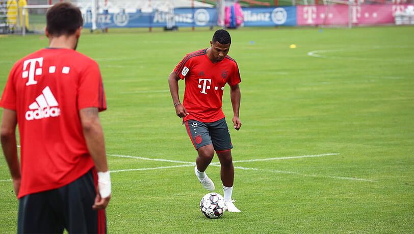 Serge Gnabry will sich beim FC Bayern München in der Offensive behaupten. Serge Gnabry will sich beim FC Bayern München in der Offensive behaupten.