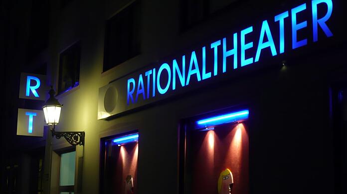 Wut, Konzepte und Proteste laufen hier zusammen: Am Rationaltheater in Schwabing wird am Montag auch eine Diskussion stattfinden – mit einem Vertreter des Kulturreferats.