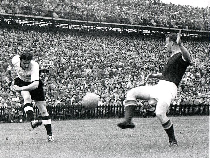 Torhunger: Die 12 Treffer im torreichsten WM-Spiel beim 7:5 Österreichs gegen die Schweiz (1954). Im selben Turnier unterlag Herbergs Elf Ungarn in der Vorrunde mit 3:8 &ndash; nur &rsquo;ne Finte. Einmalig: 1982 siegte Ungarn gar zweistellig gegen El Salvador mit 10:1.