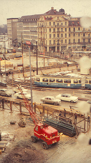 Großbaustelle Stachus 1970: Oben links erkennt man sogar noch einen kleinen Behelfsbau an der Sonnenstraße. (Zum Vergrößern bitte auf das Bild klicken).
