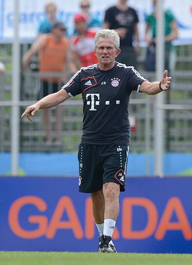 Standards stehen am fünften Tag auf dem Plan: Der FC Bayern trainiert Ecken und Freistöße.