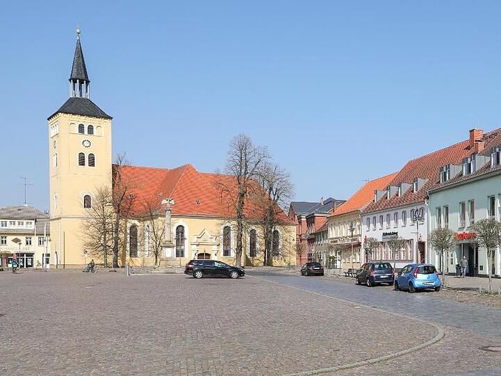 Blick auf dem Markt von Jessen. Wegen der hohen Anzahl von Coronavirus-Infizierten stehen zwei Ortsteile der Stadt Jessen (Elster) in Sachsen-Anhalt unter Quarantäne.