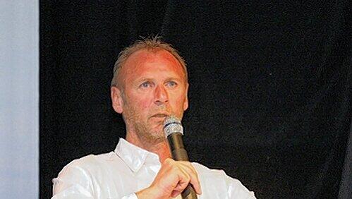 Dieter Eckstein erlitt einen Herzstillstand. Dieter Eckstein erlitt einen Herzstillstand.