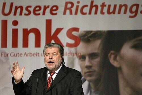 Kurt Beck beim Kongress der Jungsozialisten im November 2007