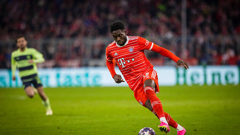 Alphonso Davies steht noch bis 2025 beim FC Bayern unter Vertrag.
