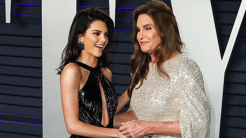 Zwischen Kendall Jenner (l.) und Caitlyn Jenner passt kein Blatt