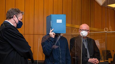 Der Hauptangeklagte (m.) wurde vom Landgericht Münster zu 14 Jahren Haft verurteilt.