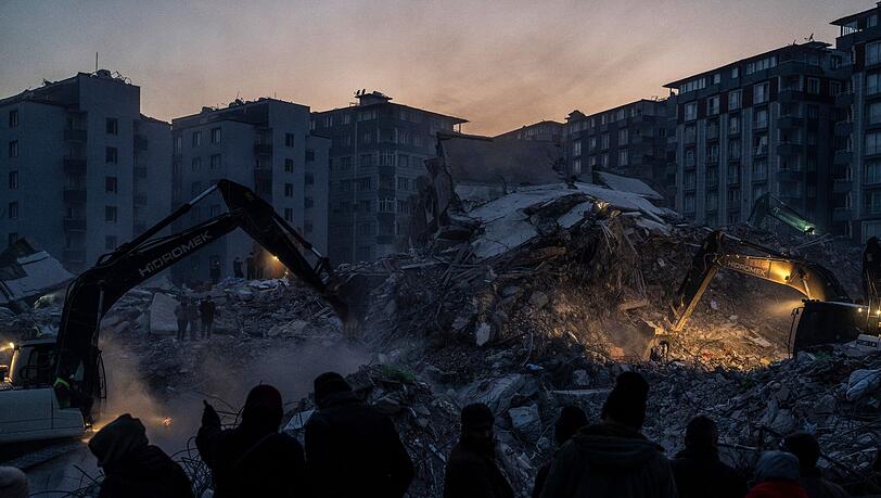 Haftbefehle nach Gebäudeeinstürzen in der Türkei