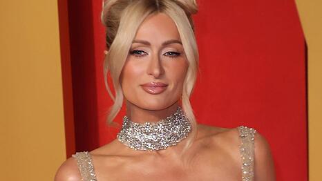 Paris Hilton ist Meisterin der Selbstvermarktung und hat unter ihrem Namen schon viele Produkte verkauft. Ihr Mini-Beauty-Kühlschrank muss nun aber zurückgerufen werden.