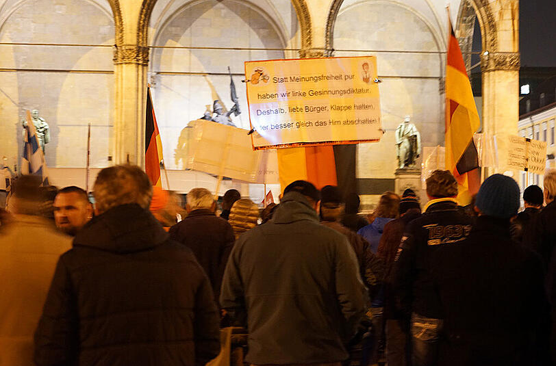 Auch die Feldherrnhalle ist wegen seiner historischen Symbolik ein beliebter Auflaufplatz von Pegida.