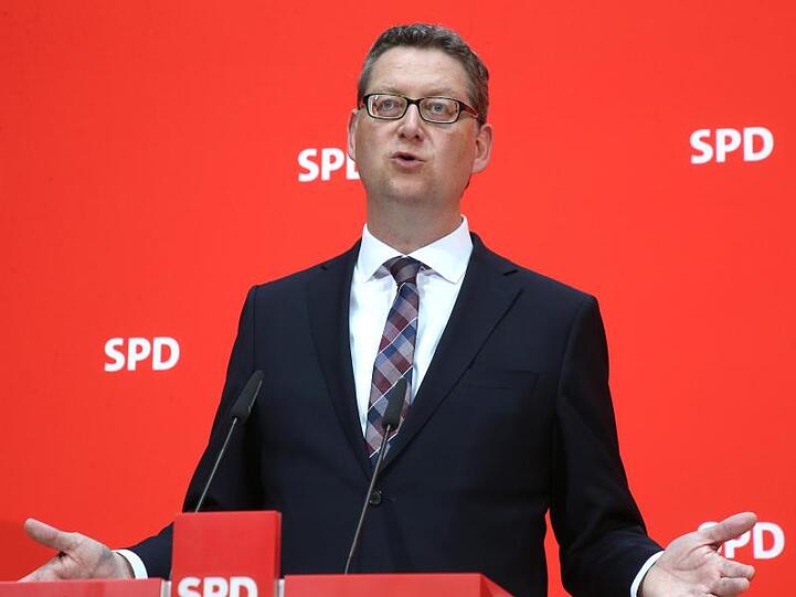Der kommissarische SPD-Chef Thorsten Schäfer-Gümbel hatte den Grünen eine populistisch vereinfachende Politik nach Art der AfD vorgeworfen - und ruderte dann schnell zurück.