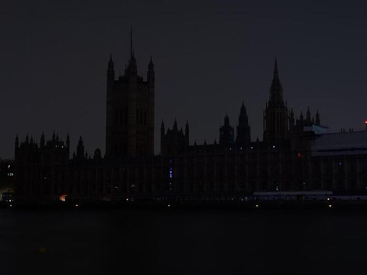 Im Palace of Westminster sind die Lichter ausgegangen.