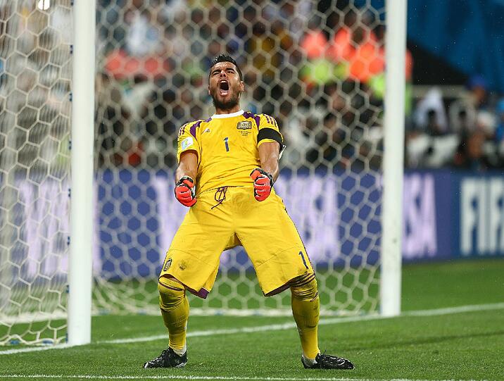 Er war der Held des Abends Sergio Romero hielt zwei Elfmeter.