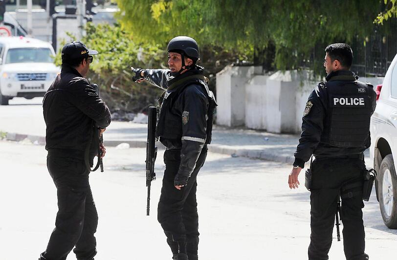 Sehen Sie hier weitere Bilder vom Einsatz der tunesischen Sondereinsatzkräfte in Tunis.