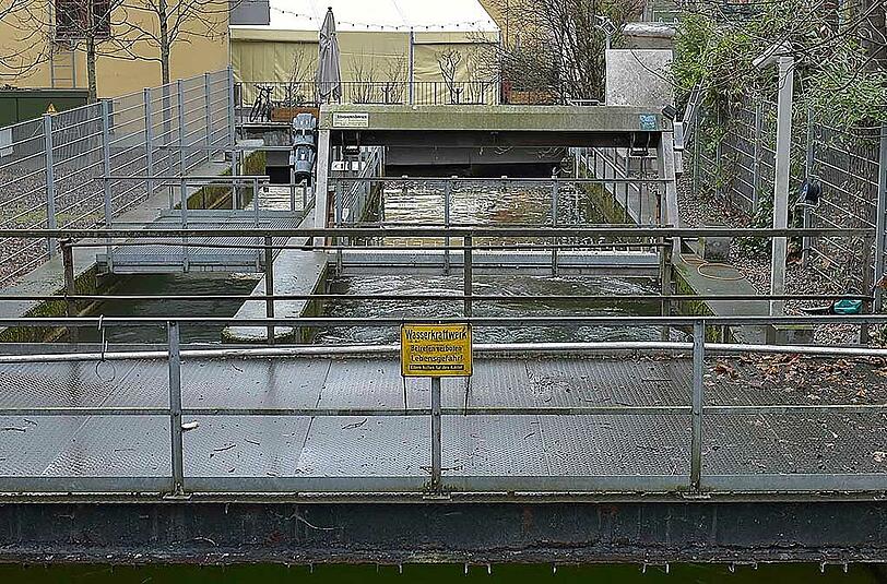 Hier wurde der Hund gesichert: Das Wasserkraftwerk am Muffatwerk.