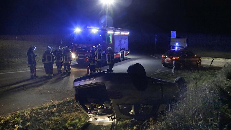 Den Fahrer erwartet ein Strafverfahren wegen Trunkenheit im Verkehr, sein Führerschein wurde vor Ort sichergestellt.