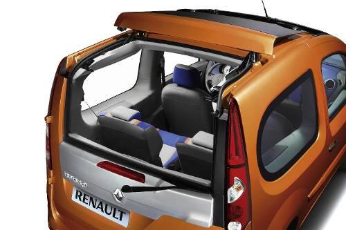 Witzige Idee: Glasdach hinten und versenkbare Heckscheibe sorgen für Cabrio-Feeling.