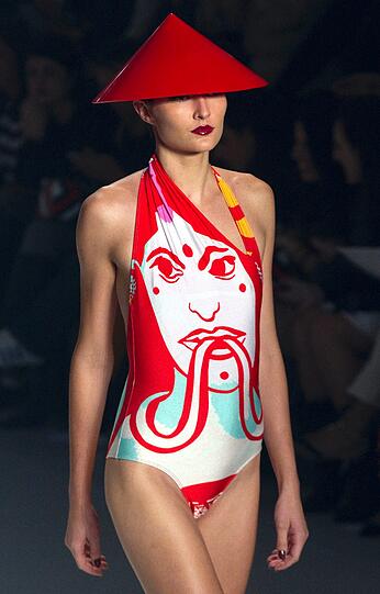 Gewagte Kleider und viel nackte Haut: Das ist die Fashion Week in Sao Paulo.