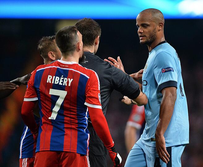 25. November 2014: Champions-League-Gruppenspiel gegen Manchester City. Ribéry verpasst Vincent Kompany unsanft eine Watschn. Der Schiedsrichter verzichtet auf einen Platzverweis und zeigt nur Gelb.