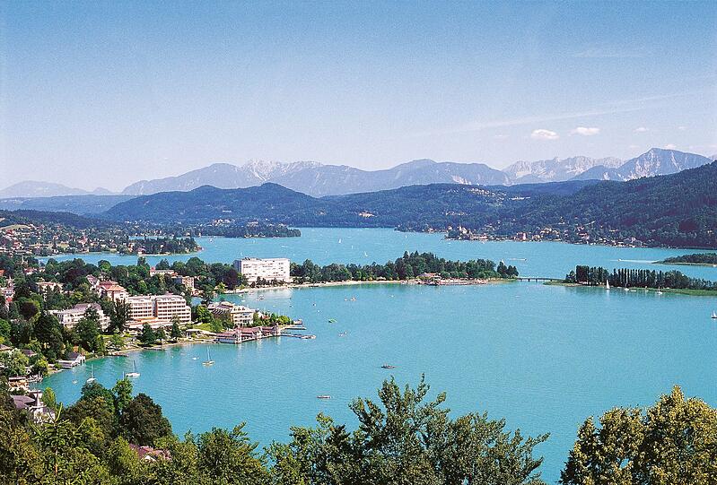 Das idyllische Örtchen Pörtschach am Wörthersee erwartet Sie mit herrlicher Natur und angenehmer Gastfreundschaft