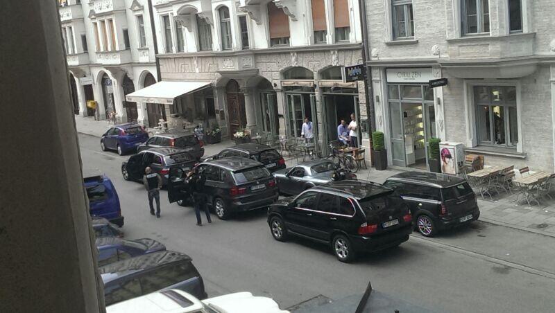 SEK-Einsatz im Glockenbachviertel in der Hans-Sachs-Straße. Die Bilder.