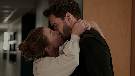 Die Rollen von Lili Reinhart und Tom Bateman in "Die theoretische Unwahrscheinlichkeit von Liebe" basieren urspr&uuml;nglich auf "Star Wars"-Figuren.