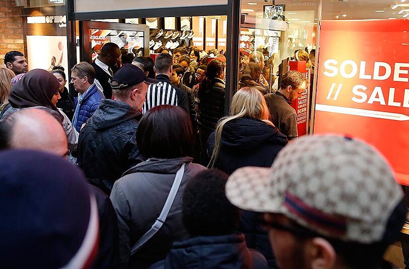Die Konsumfreude der deutschen Verbraucher wird auch 2016 hoch sein.
