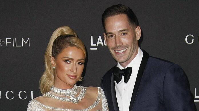 Paris Hilton und ihr Ehemann Carter Reum sind seit Januar Eltern des kleinen Phoenix Barron.