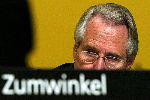 Ex-Postchef Zumwinkel hat auch in seinem Schloss in Italien die deutschen Behörden am Hals.