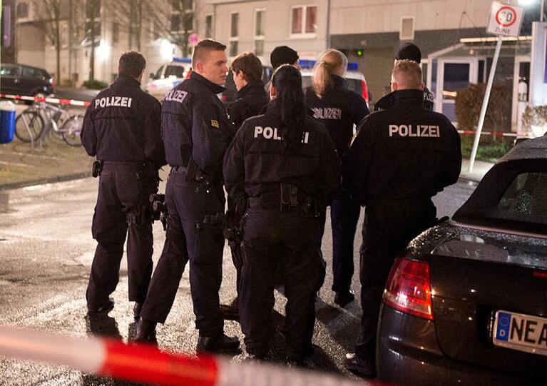 Bilder von der Geiselnahme in Frankfurt.