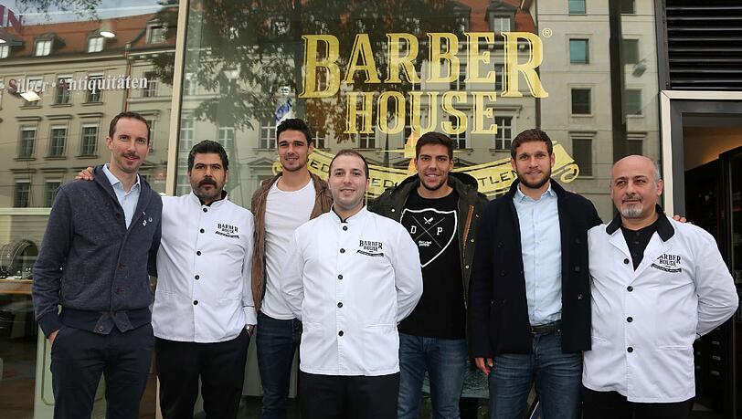 Gruppenbild mit dem Barber-Shop-Team Gruppenbild mit dem Barber-Shop-Team