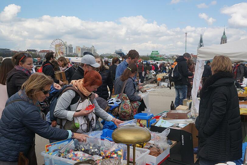 Weitere Bilder von Bayerns größtem Flohmarkt auf der Theresienwiese am Samstag.
