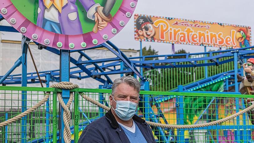 Sonst steht die 105 Meter lange Achterbahn "Pirateninsel" von Willi Kinzler auf der Wiesn. Sonst steht die 105 Meter lange Achterbahn "Pirateninsel" von Willi Kinzler auf der Wiesn.