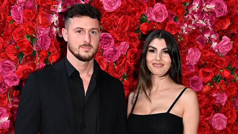 Jannik Kontalis und Yeliz Koc bestätigten Anfang Januar, dass sie nach eineinhalb Jahren Pause wieder ein Paar sind.