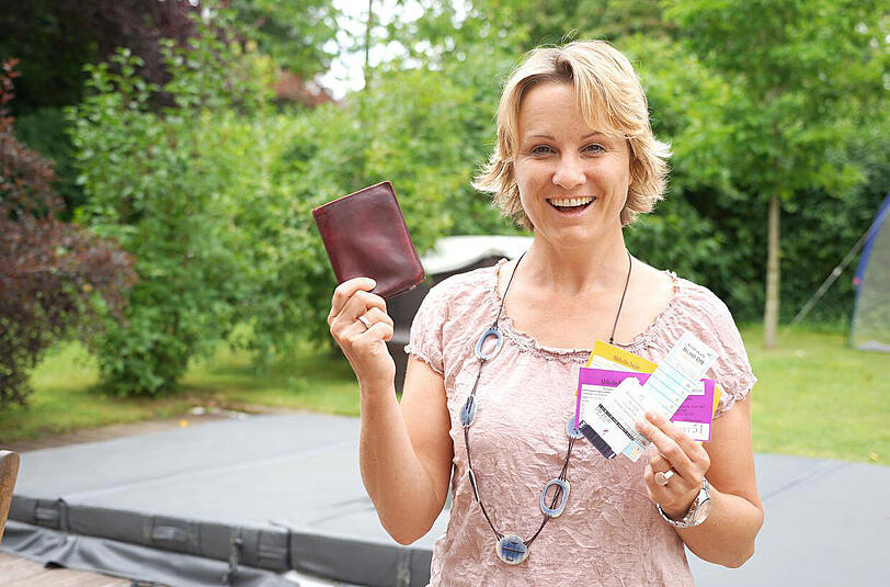 Sabine Laakmann, Marketing-Expertin aus München, hat nach 16 Jahren ihren gestohlenen Geldbeutel wieder zurückbekommen und mit ihm auch eine Menge schöner Erinnerungen.