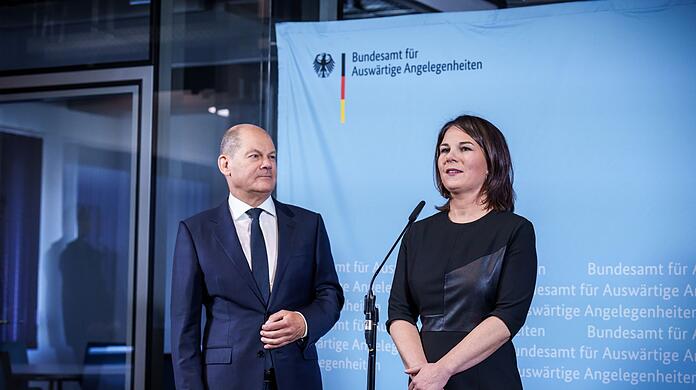 "Soll ich jetzt von Liebe sprechen? Nein": Bundeskanzler Olaf Scholz und Annalena Baerbock.