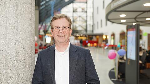 Bernd Hochberger ist 55 Jahre alt. Seit Mai leitet er die Geschicke der Stadtsparkasse München. Dort arbeitet er bereits seit 2004.